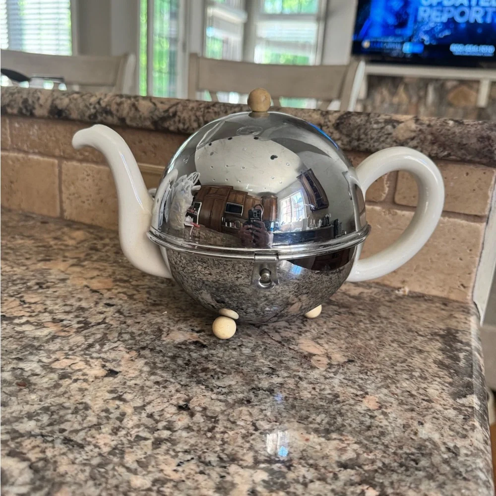Art Deco polished metal DRP Thermisol Coffee Tea Pot England